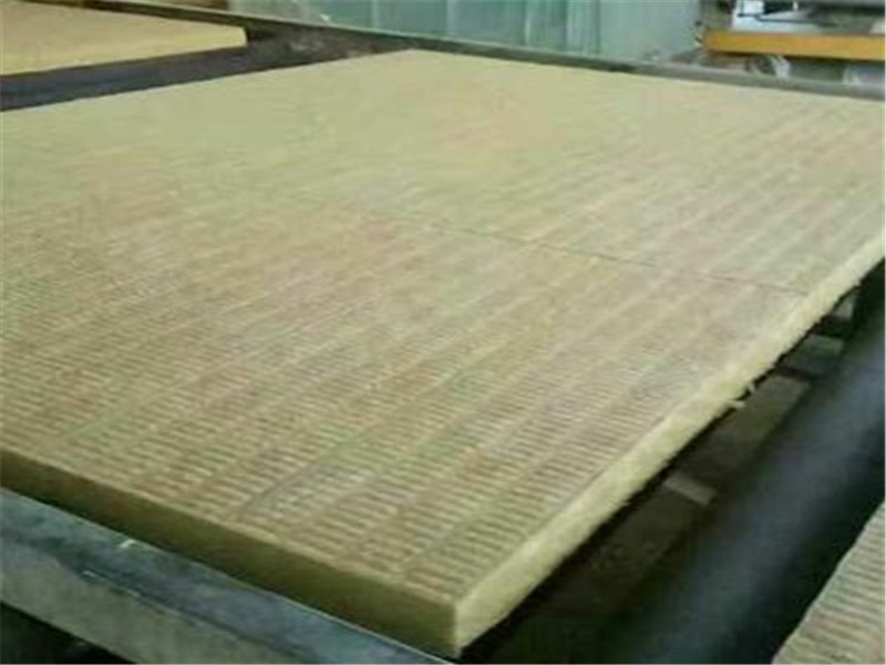 保溫用巖棉板廠家